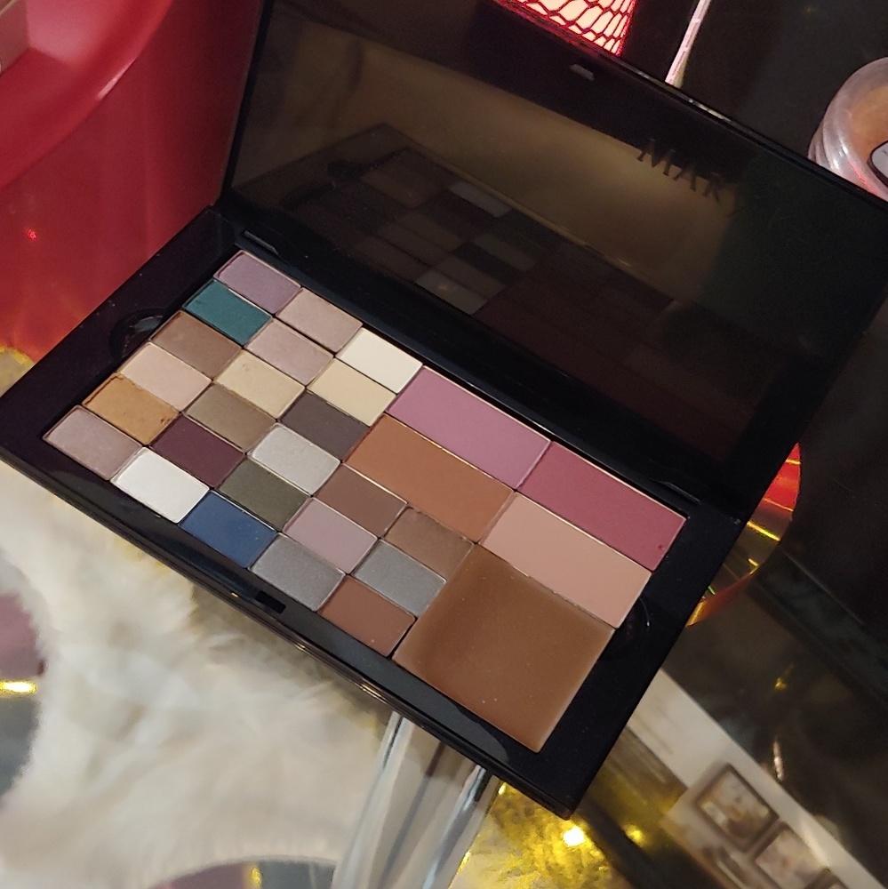 Full chromafusion eyeshadow pallet